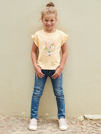 Mädchen-Mädchen-Looks-Look ansehen