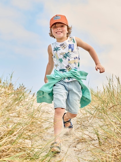 Junge-Jungen-Looks-Look ansehen