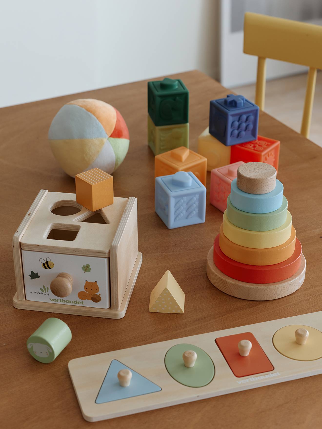Coffret 5 jouets d’éveil – Essentiels dès 12 mois - multicolore, Jouet