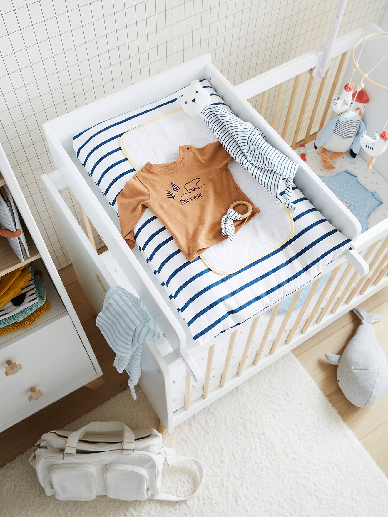 Plan à langer universel 52 cm pour lits bébé April - blanc, Chambre et  rangement