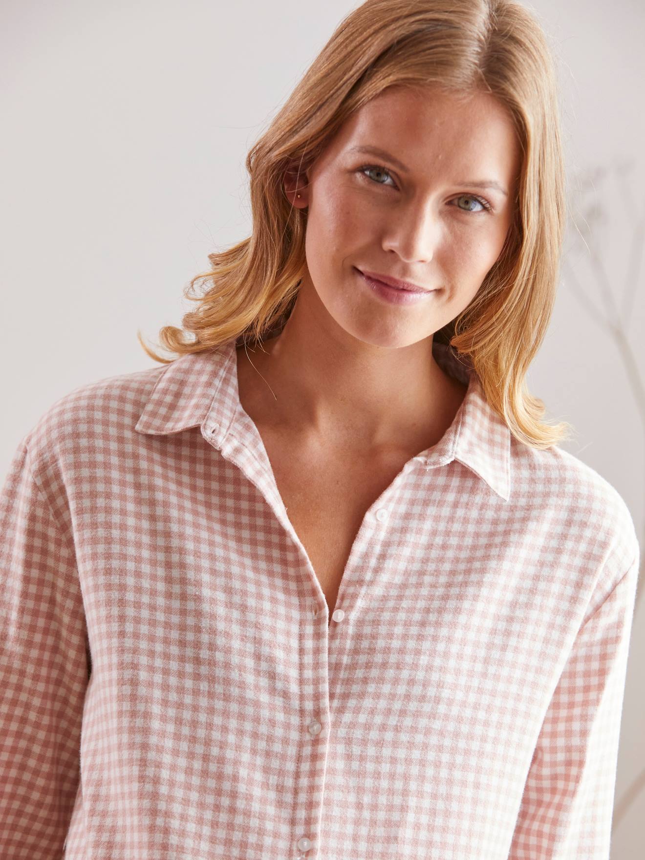 Chemise de nuit liquette homewear grossesse et allaitement rose clair  carreaux