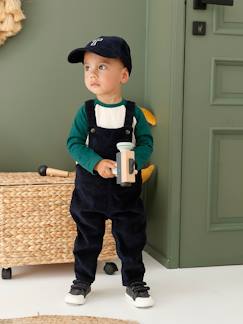 Baby-Baby-Set: Shirt, Latzhose, Cap & Socken