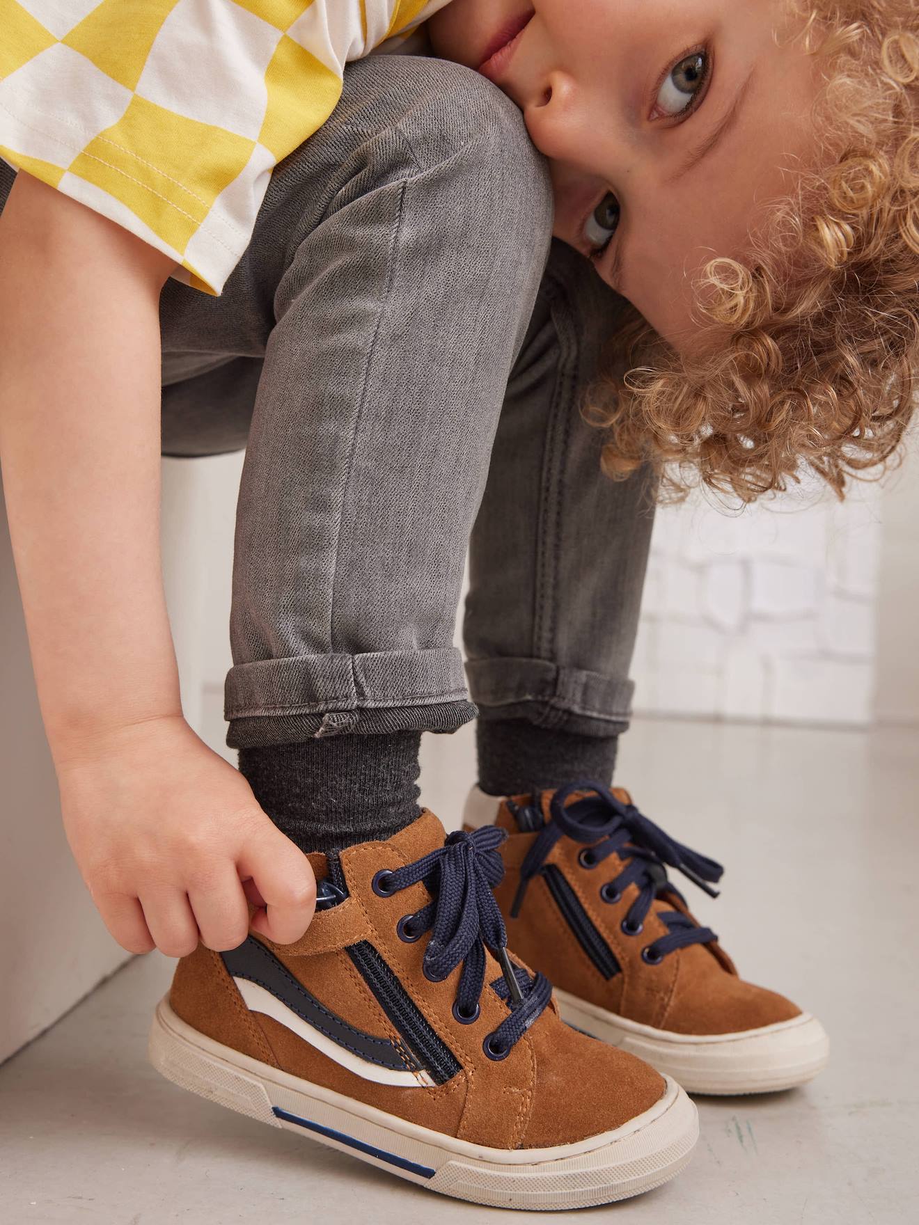 Chaussures enfant garçon cuir montantes zippées et lacées marron