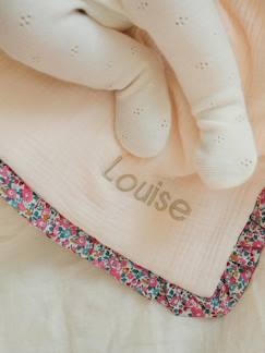 Linge de maison et décoration-Couverture naissance personnalisable en gaze de coton bio et tissu Liberty