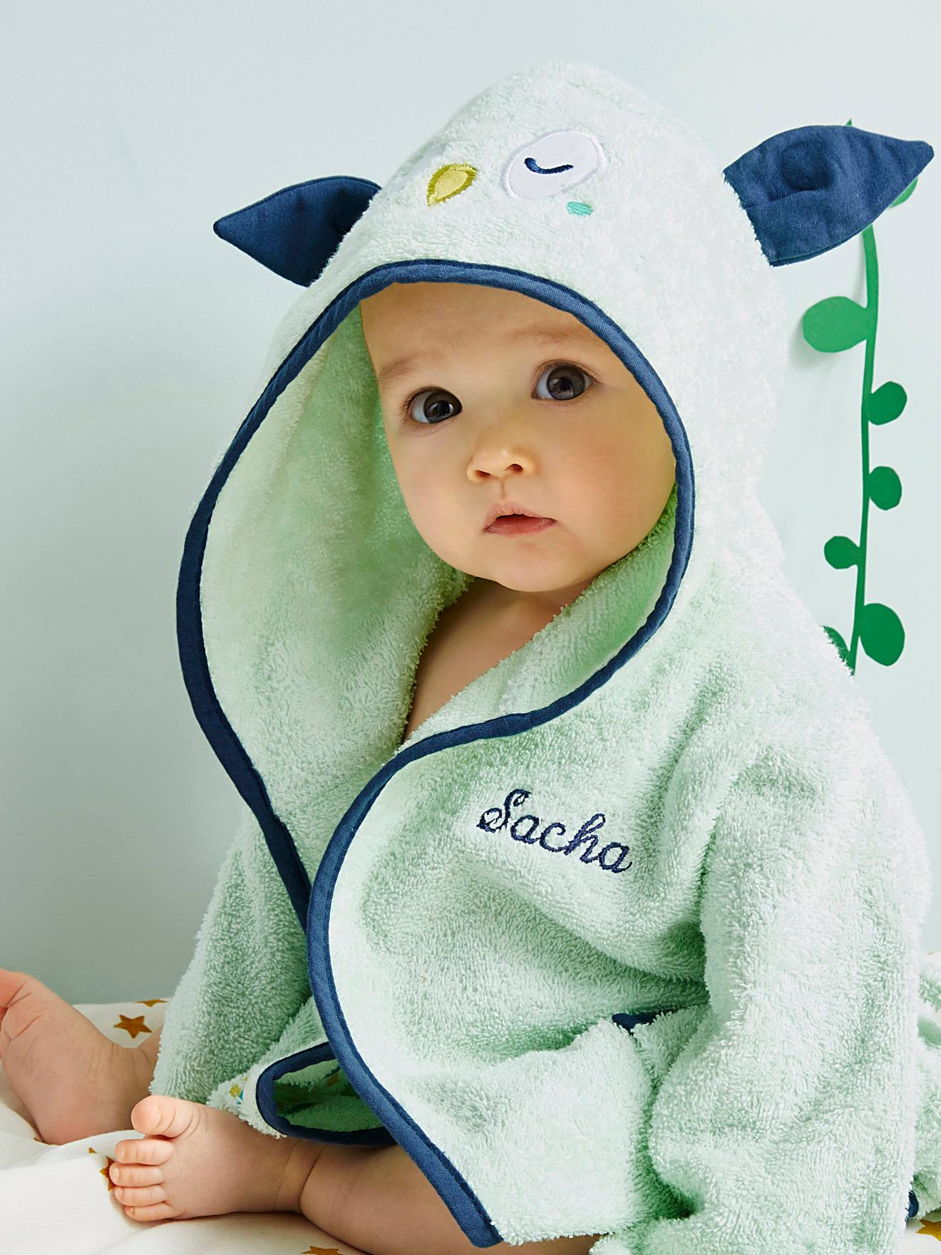 Baby mit Kapuze Bademantel Bestickt Einem Star Wars Design Und Persönliches Name 