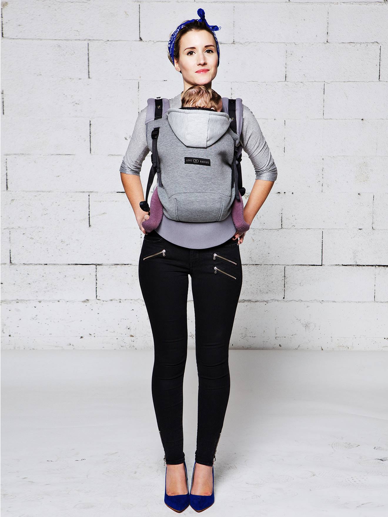 Echarpes de portage et porte-bébé Hoodie Carrier gris athlétique +